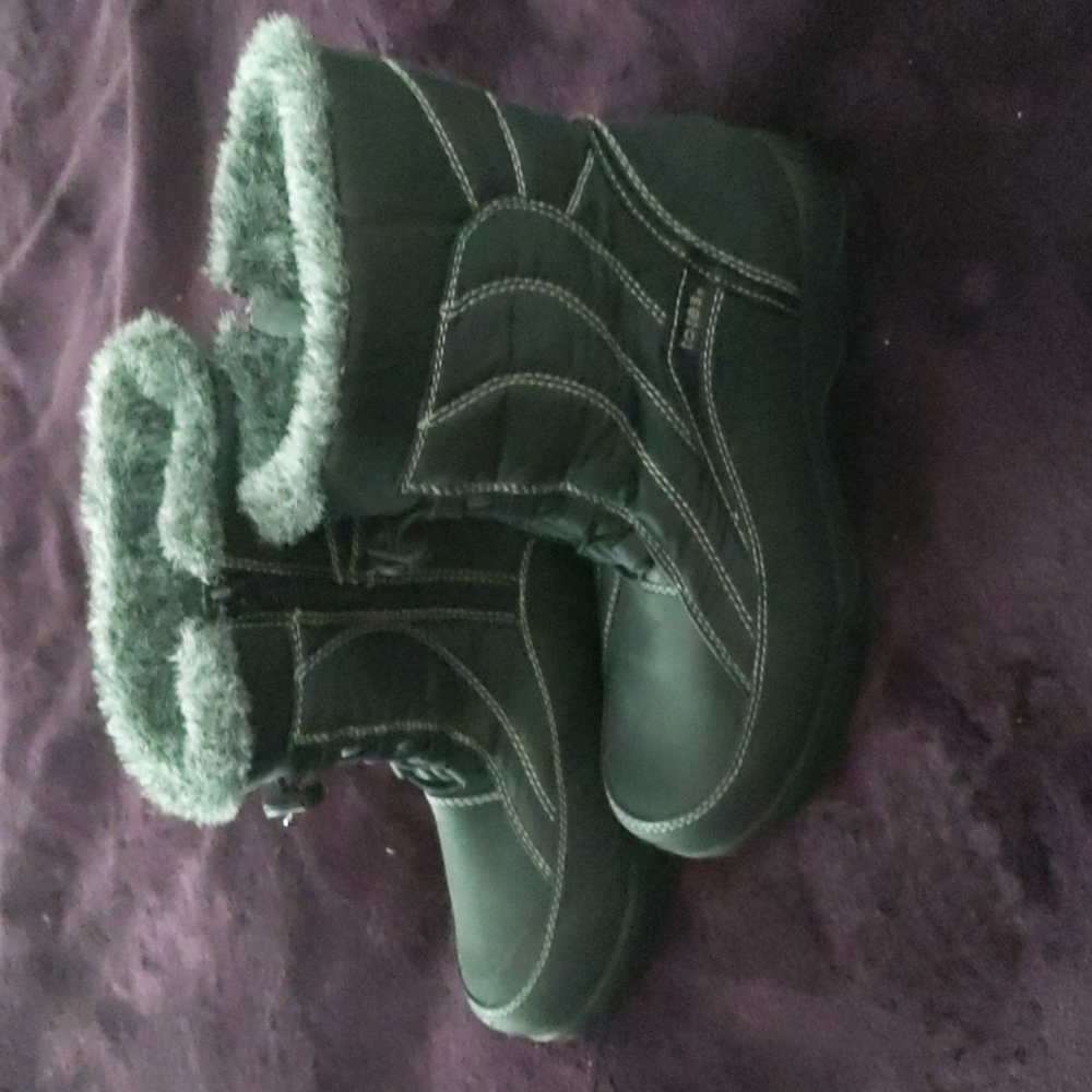 Totes snow boots